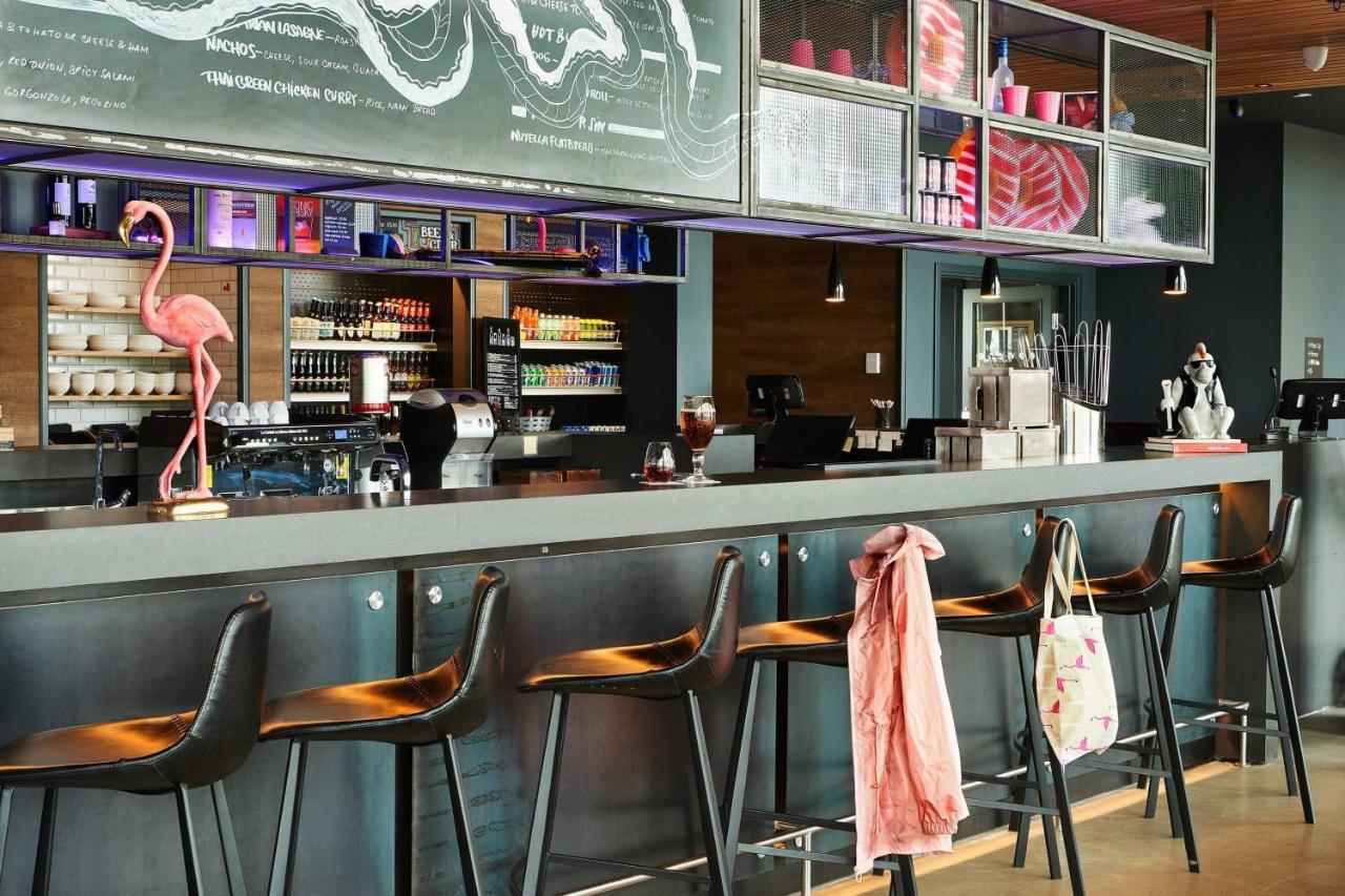 מלון אינגליסטון Moxy Edinburgh Airport מראה חיצוני תמונה