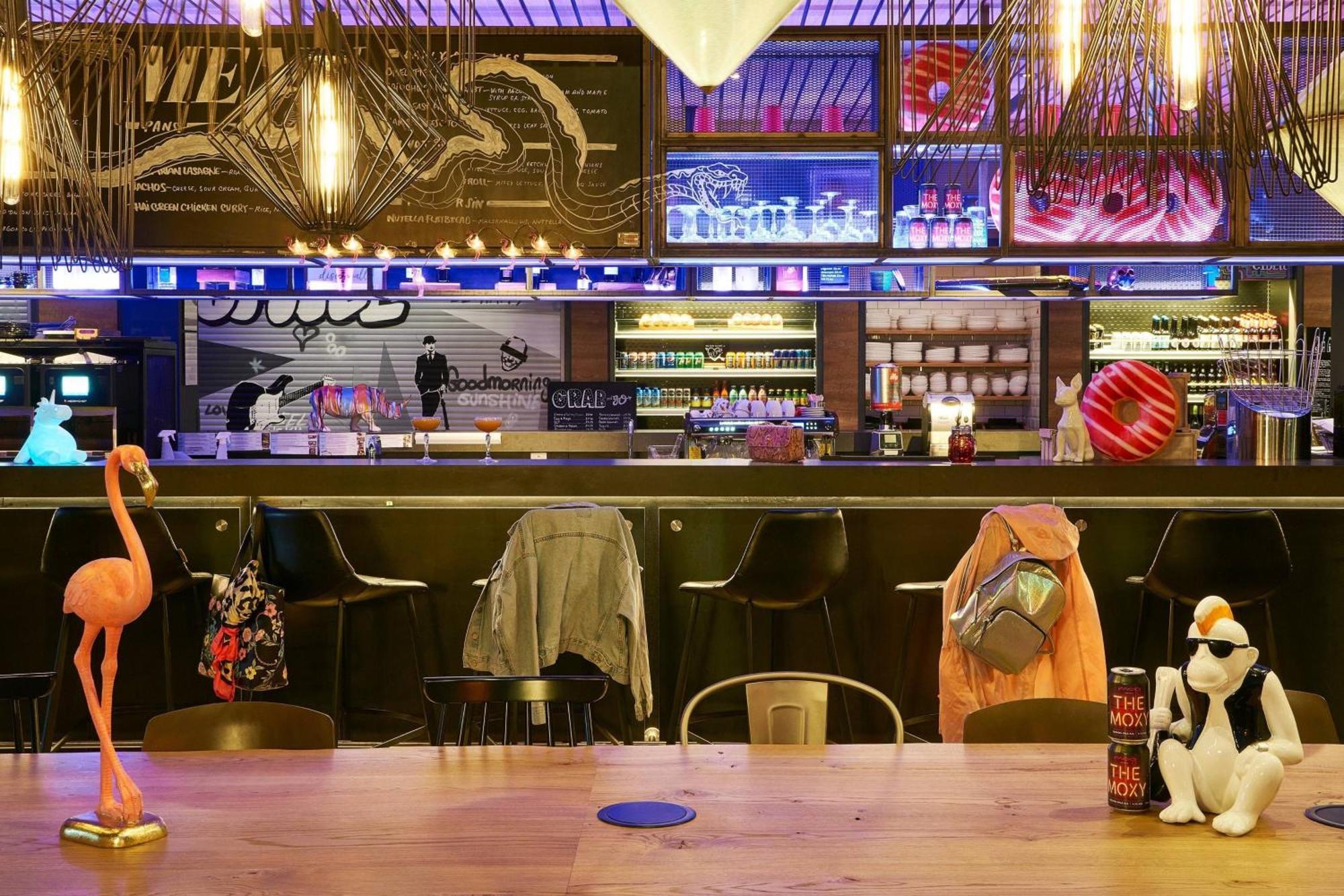 מלון אינגליסטון Moxy Edinburgh Airport מראה חיצוני תמונה