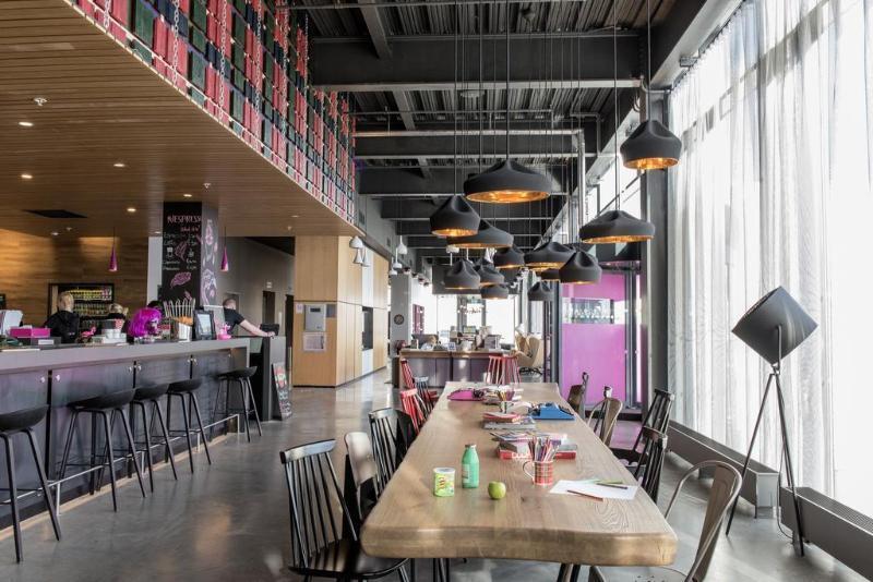 מלון אינגליסטון Moxy Edinburgh Airport מראה חיצוני תמונה